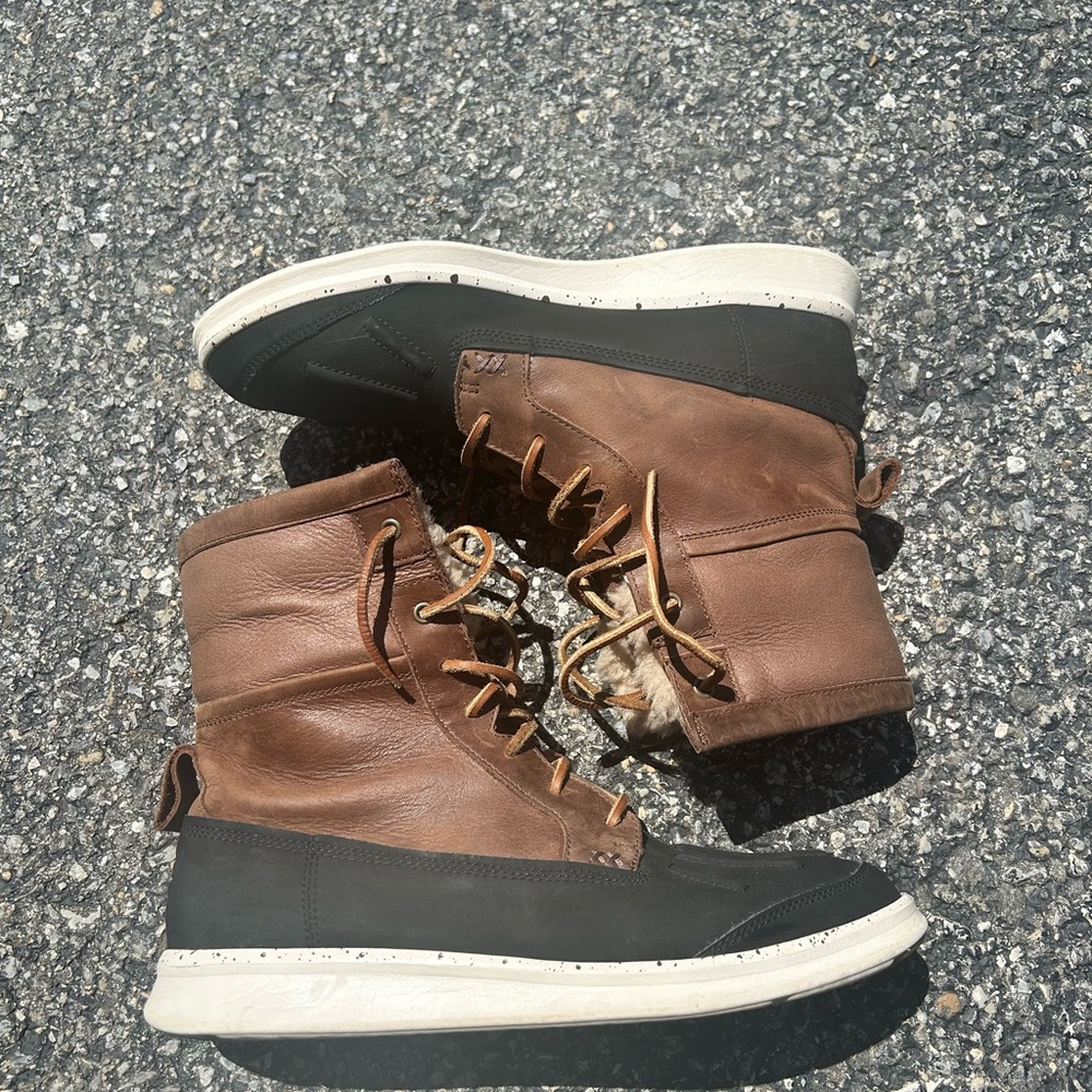 UGG Black and Tan Men's Roskoe Boots - Picture 6 of 10
